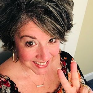 Meet your Posher, Joletta